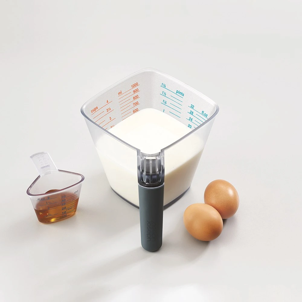 Joseph Joseph Align 2 Piece Easy Read Measuring Jug Set 2 Joseph Joseph Align 2 Piece Easy Read Measuring Jug Set - Image 2