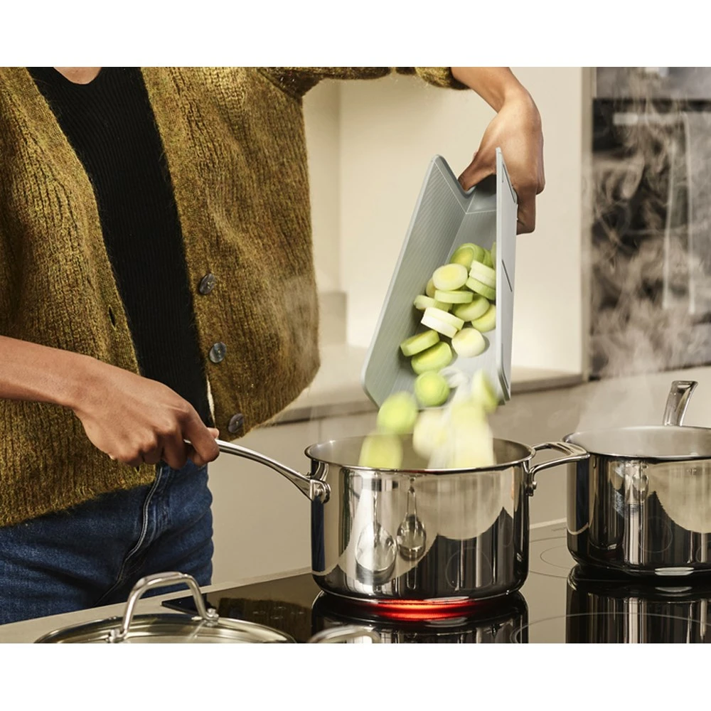 Joseph Joseph Chop2Pot Plus Regular Pale Blue 4 Joseph Joseph Chop2Pot Plus Regular Pale Blue - Image 4