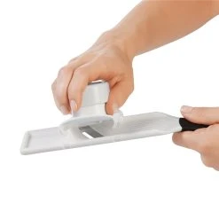 OXO Good Grips Garlic Slicer 9 OXO Good Grips Garlic Slicer -Breville Sales Store KHA 1178600 5